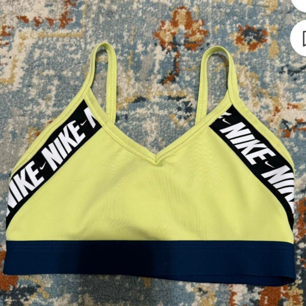 sports bra